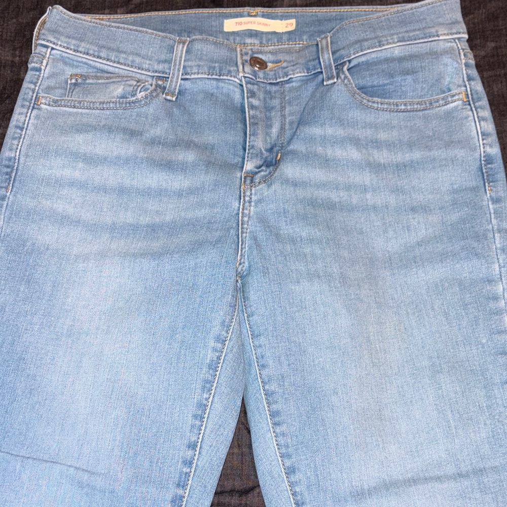 Levi's Women's Light Blue Straight Leg Jeans